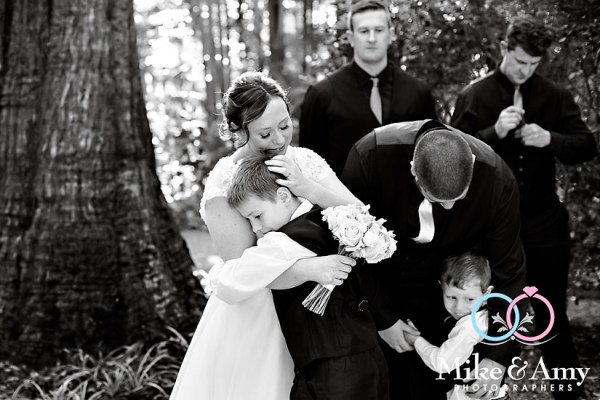 melbourne_wedding_photographer_mike_and_amy_photographers_bonville-22