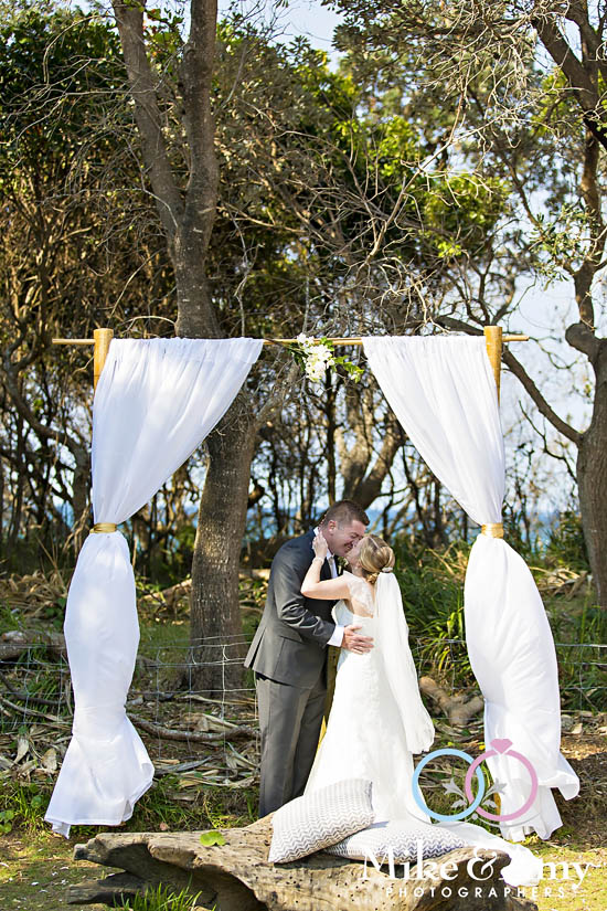 mike_and_amy_photographers_melbourne_wedding_photographers_ar-15