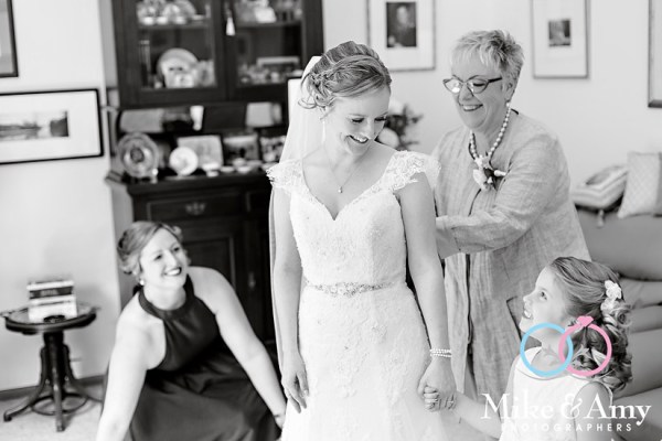 mike_and_amy_photographers_melbourne_wedding_photographers_ar-4