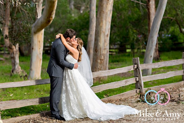 mike_and_amy_photographers_melbourne_wedding-26