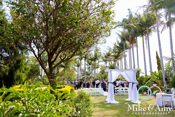 mike_and_amy_photographers_melbourne_wedding_photographer_yamba-17