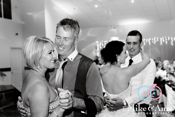 mike_and_amy_photographers_melbourne_wedding_photographer_yamba-34