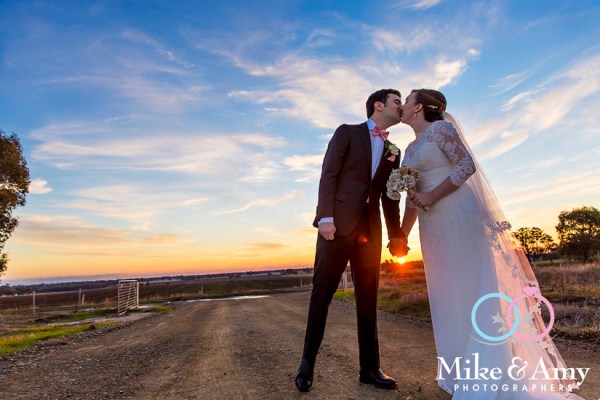 Mike_&amp;_Amy_Photographers_Melbourne_Wedding_Photographers-18