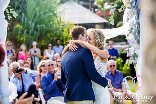Mike_and_amy_photographers_melbourne_wedding_photographer-17