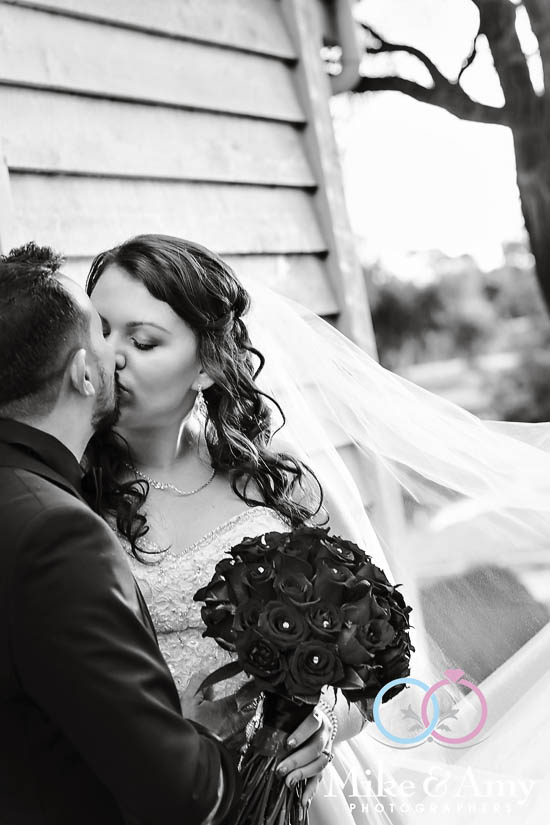 Melbourne_Wedding_Photography_Mike_and_amy_Photographers-25