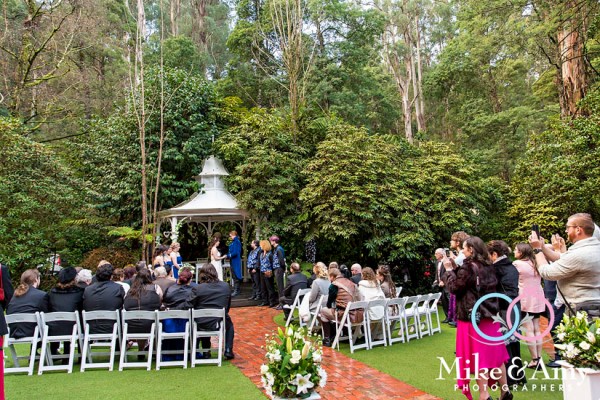 Mike_and_amy_photographers_melbourne_wedding-15