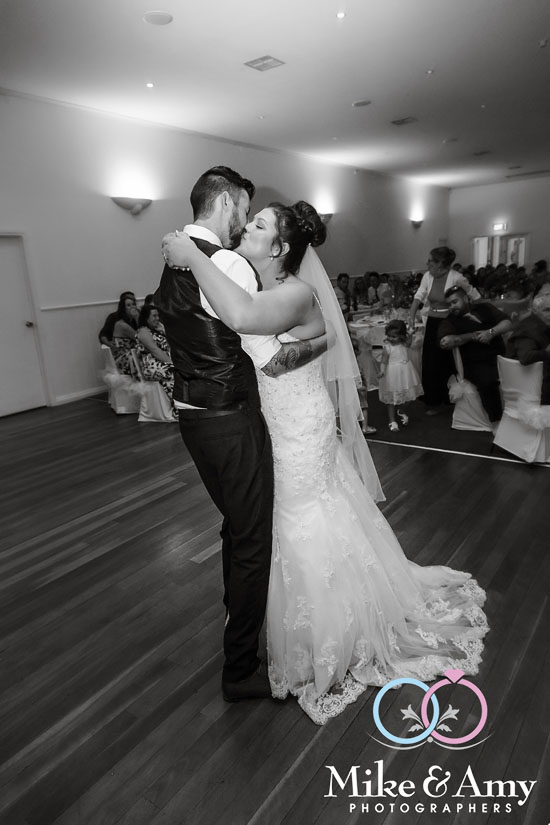 Melbourne_wedding_photographer_mike_and_amy_Photographers-29
