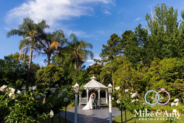 Mike_and_amy_photographers_melbourne_wedding_photographers-19