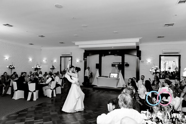 Mike_and_amy_photographers_melbourne_wedding_photographers-23
