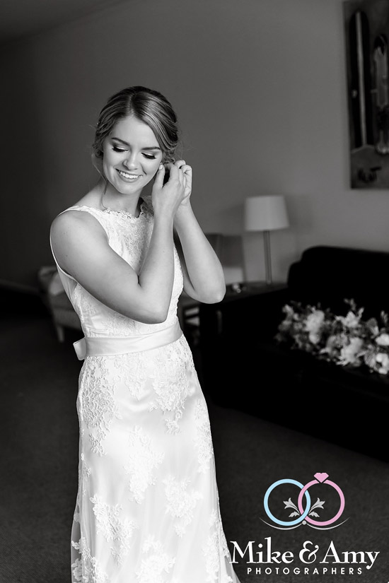 Mike_and_amy_photographers_melbourne_wedding_photographers-4