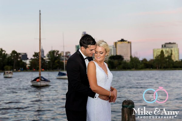 Melbourne_wedding_photographer_mike_and_amy_photographers-27